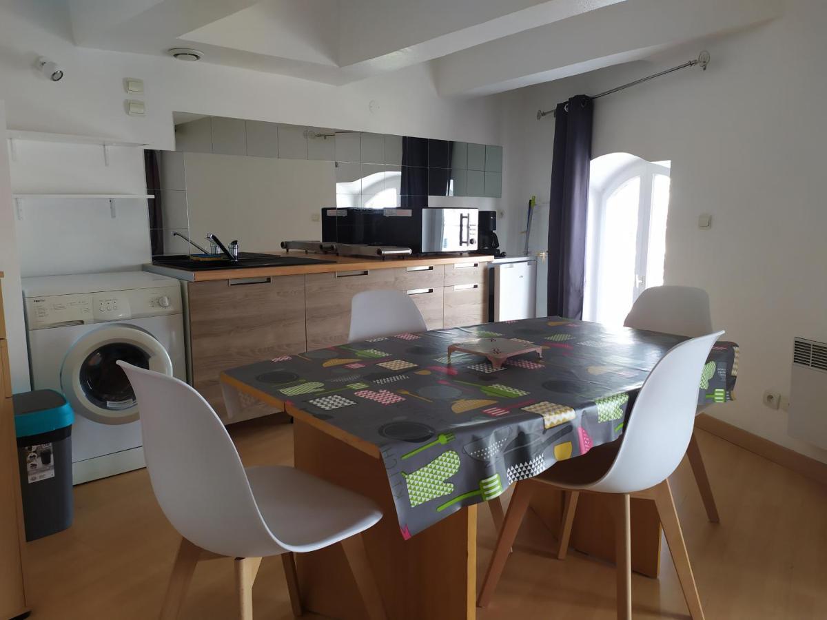 33 M2 Face Au Port De Sete, Centre